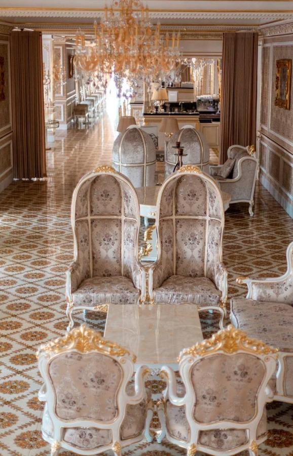 Hotel Grand Aristocrate Dubovtsy Buitenkant foto