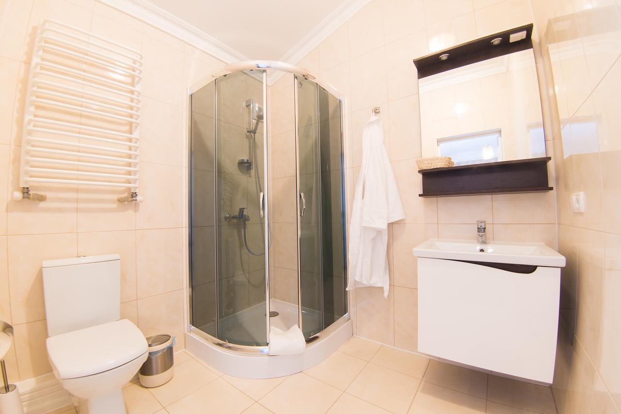 Hotel Grand Aristocrate Dubovtsy Buitenkant foto